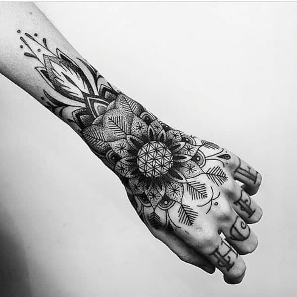 130+ Best Hand Tattoos That Don't Go out of Style